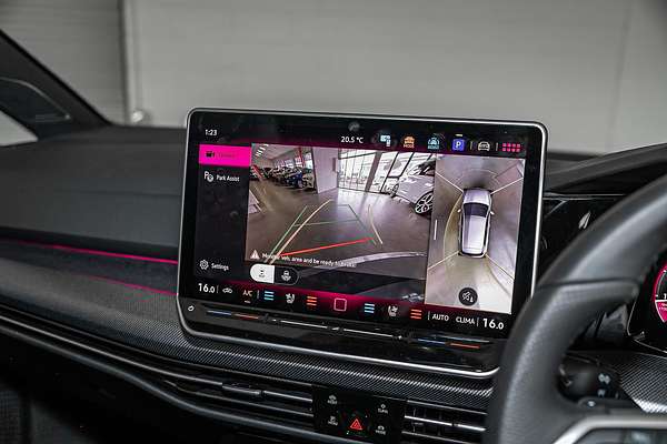 2025 Volkswagen Golf 110TSI R-Line 8.5