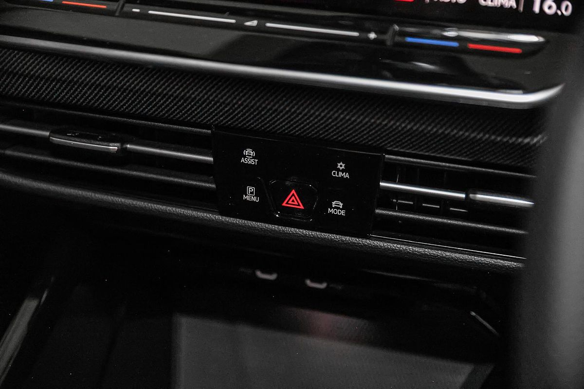 2025 Volkswagen Golf 110TSI R-Line 8.5