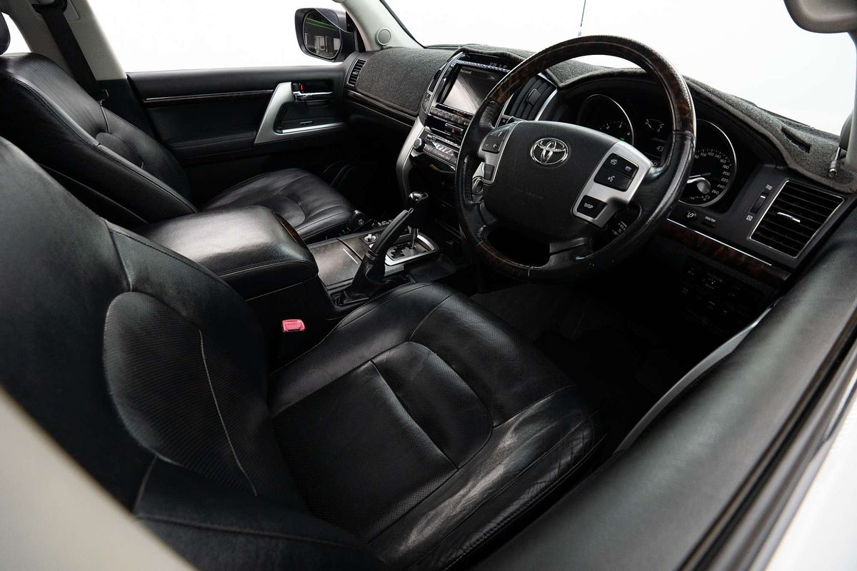 2015 Toyota Landcruiser Sahara VDJ200R