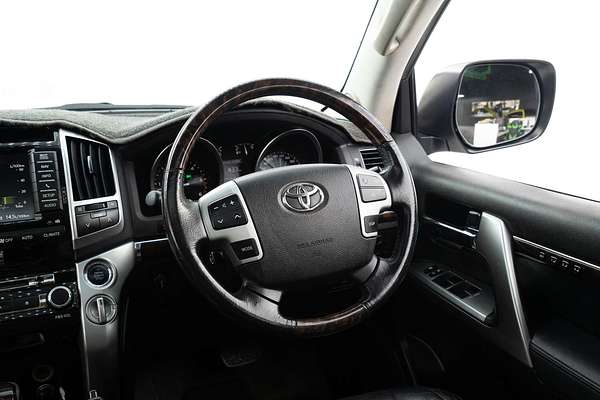 2015 Toyota Landcruiser Sahara VDJ200R