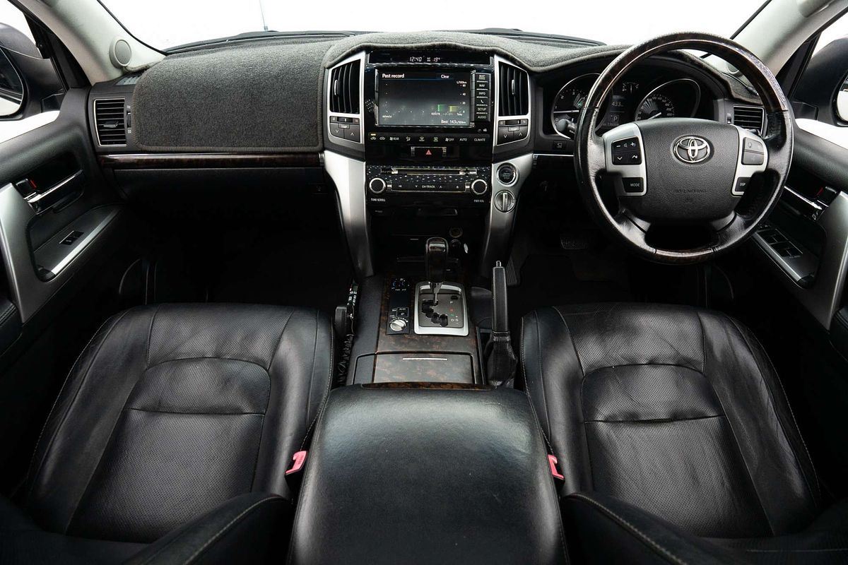 2015 Toyota Landcruiser Sahara VDJ200R