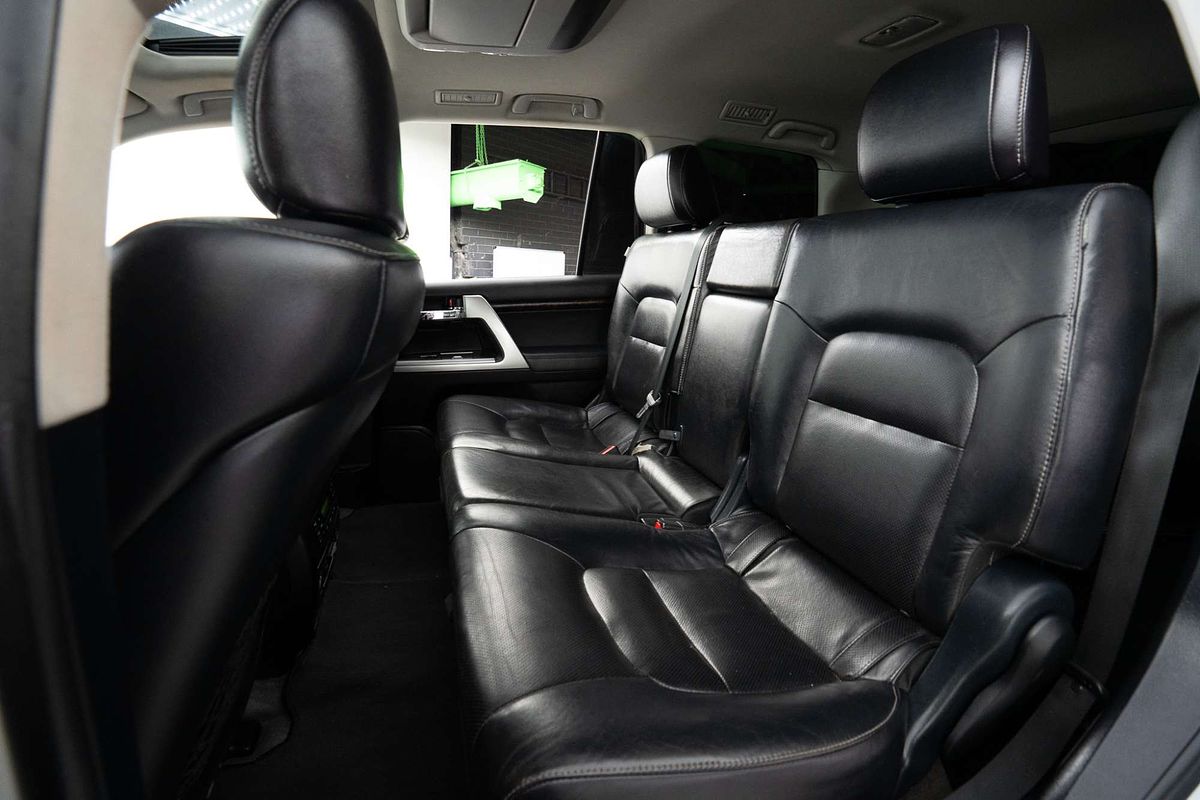 2015 Toyota Landcruiser Sahara VDJ200R