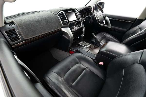 2015 Toyota Landcruiser Sahara VDJ200R