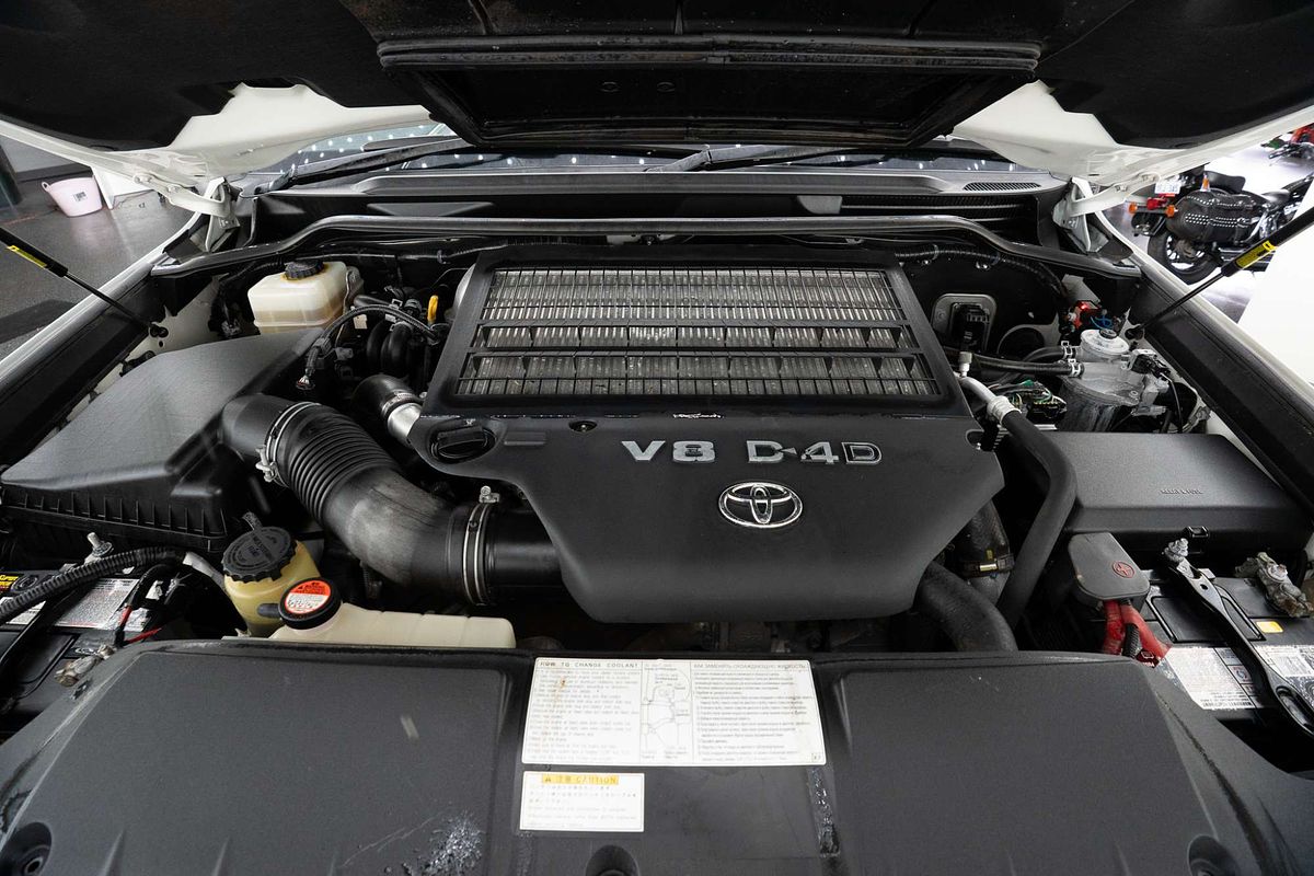 2015 Toyota Landcruiser Sahara VDJ200R