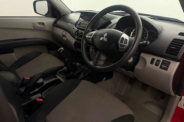 2015 Mitsubishi Triton GLX MN 4X4