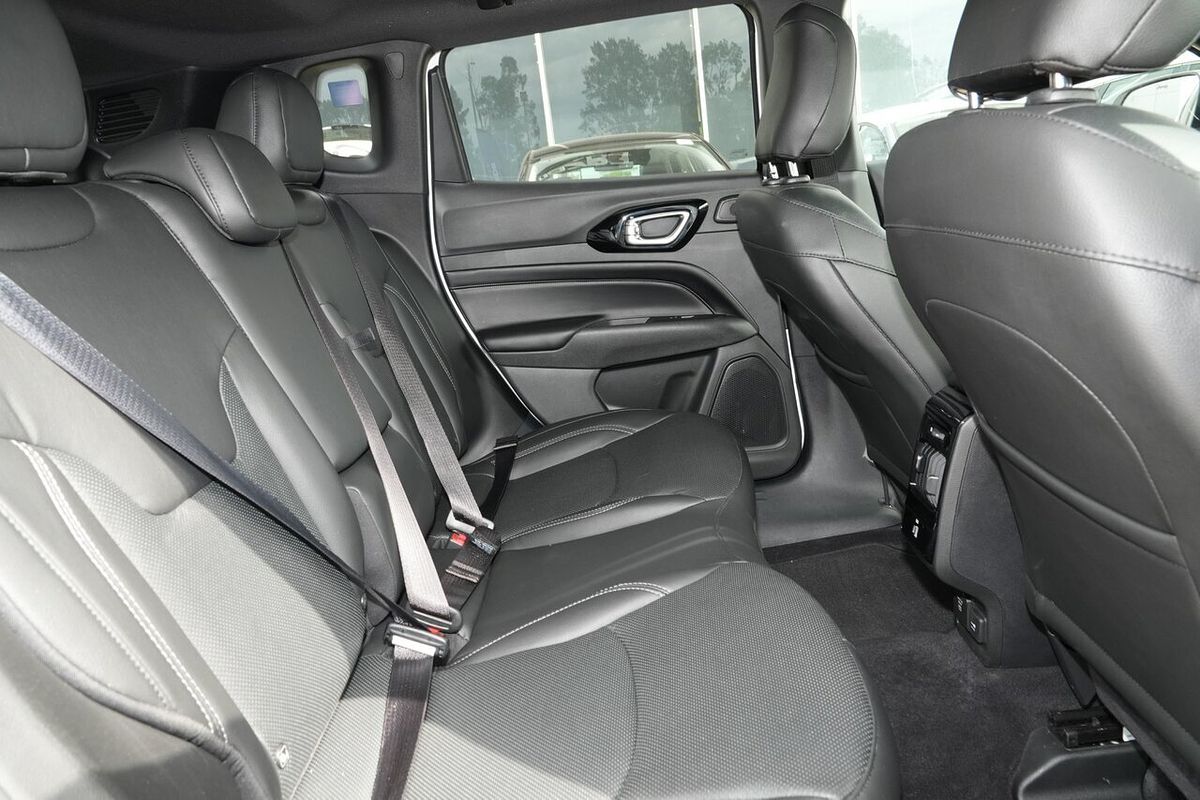 2023 Jeep Compass S-Limited M6