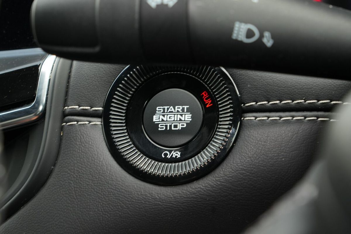 2023 Jeep Compass S-Limited M6