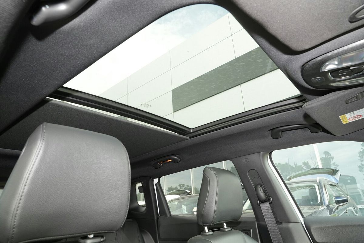 2023 Jeep Compass S-Limited M6