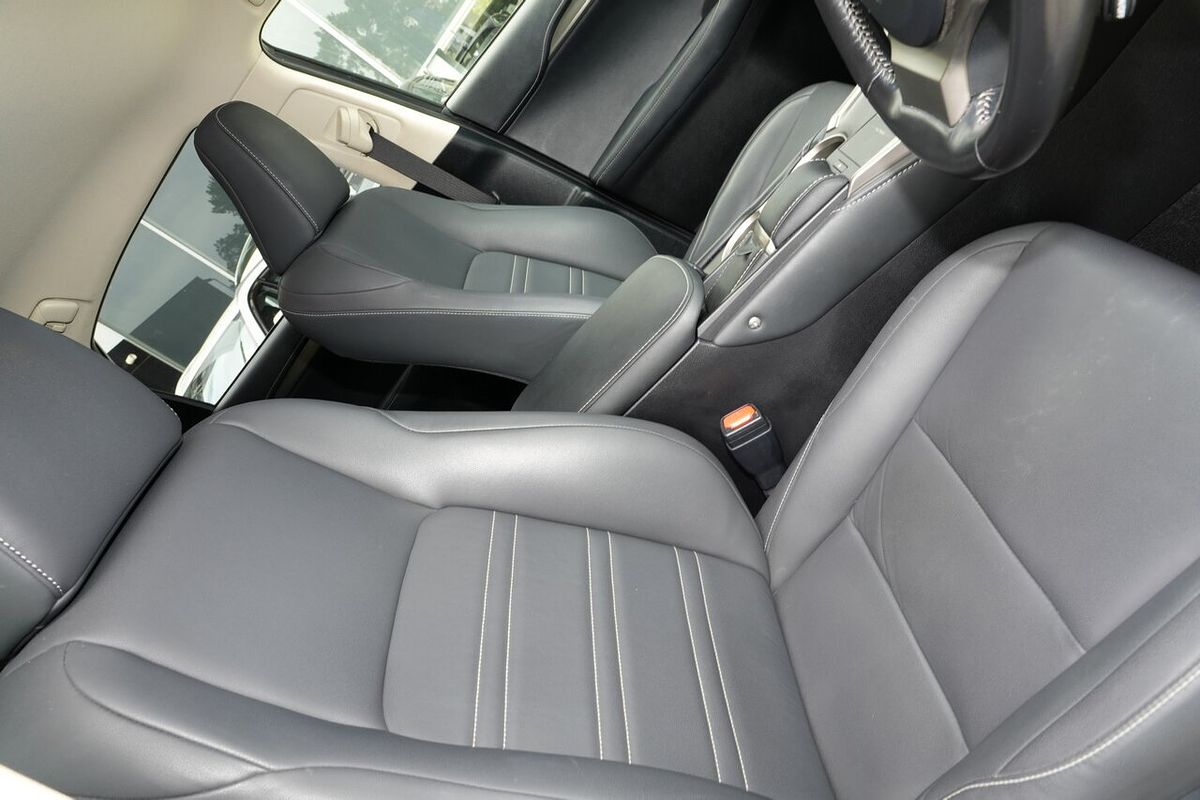 2019 Lexus NX NX300h Luxury AYZ10R