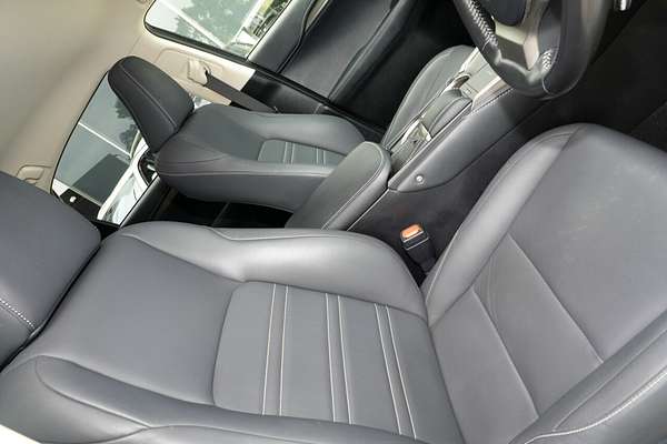 2019 Lexus NX NX300h Luxury AYZ10R