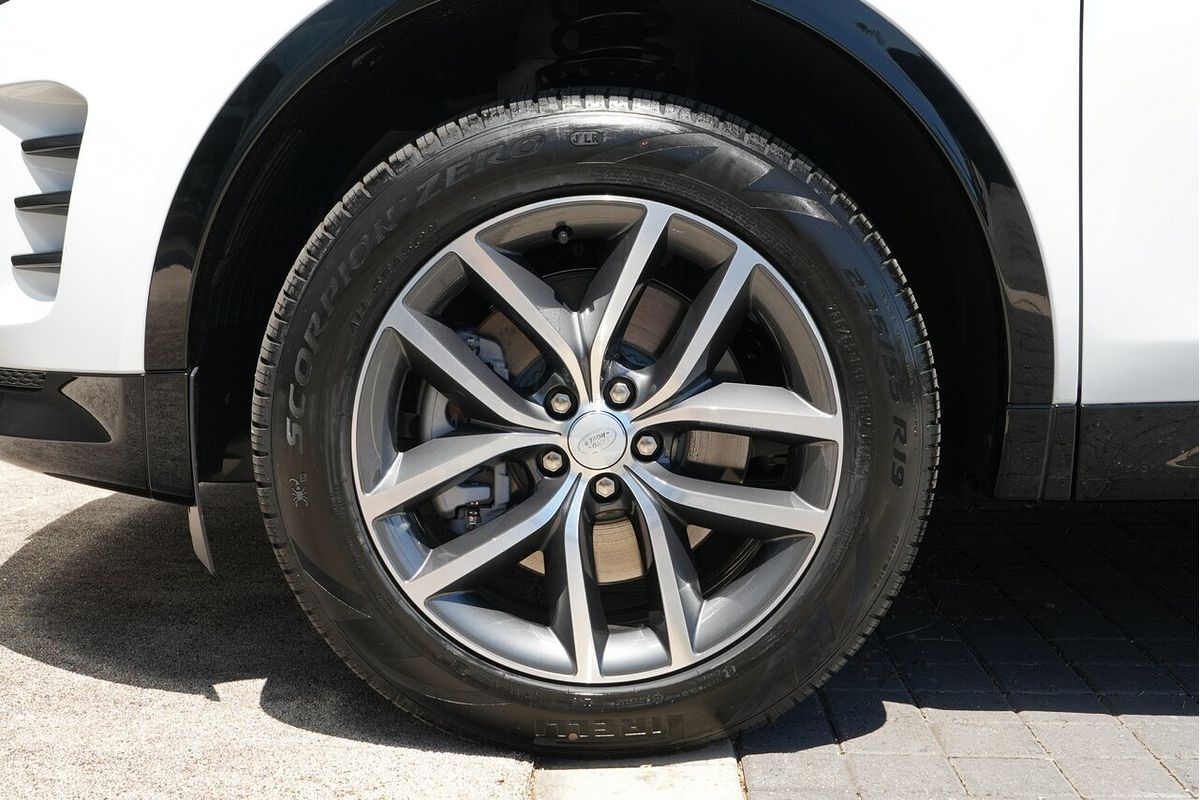 2025 Land Rover Discovery Sport P250 Dynamic SE L550