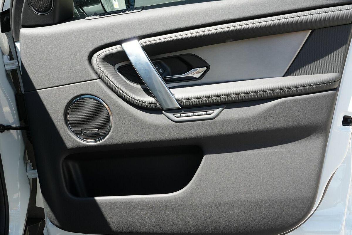 2025 Land Rover Discovery Sport P250 Dynamic SE L550