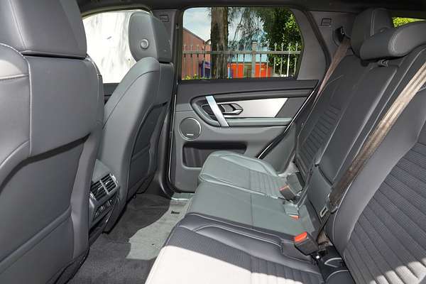 2025 Land Rover Discovery Sport P250 Dynamic SE L550