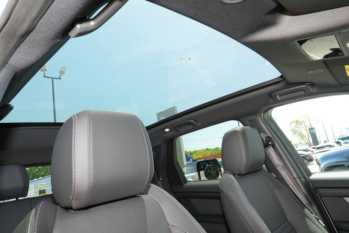 2025 Land Rover Discovery Sport P250 Dynamic SE L550