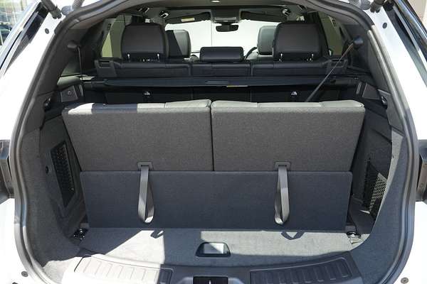 2025 Land Rover Discovery Sport P250 Dynamic SE L550