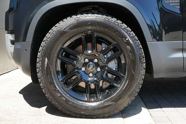 2025 Land Rover Defender 110 P400 S L663