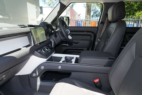 2025 Land Rover Defender 110 P400 S L663