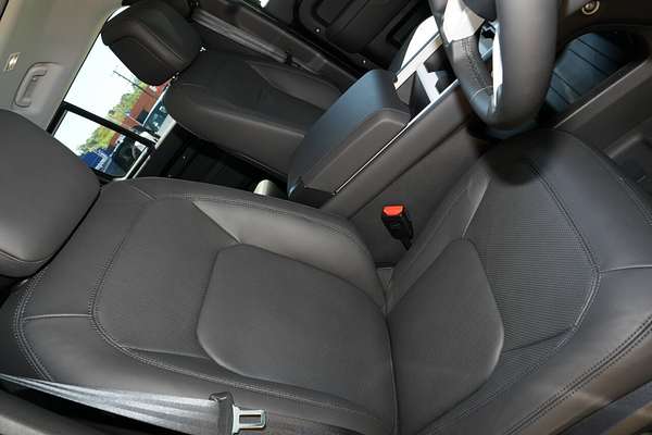 2025 Land Rover Defender 110 P400 S L663