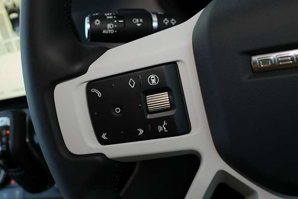 2025 Land Rover Defender 110 P400 S L663