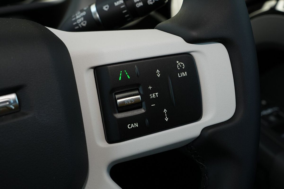 2025 Land Rover Defender 110 P400 S L663