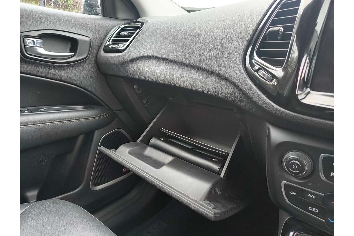 2018 Jeep Compass Limited M6