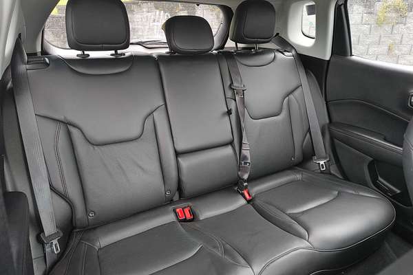 2018 Jeep Compass Limited M6