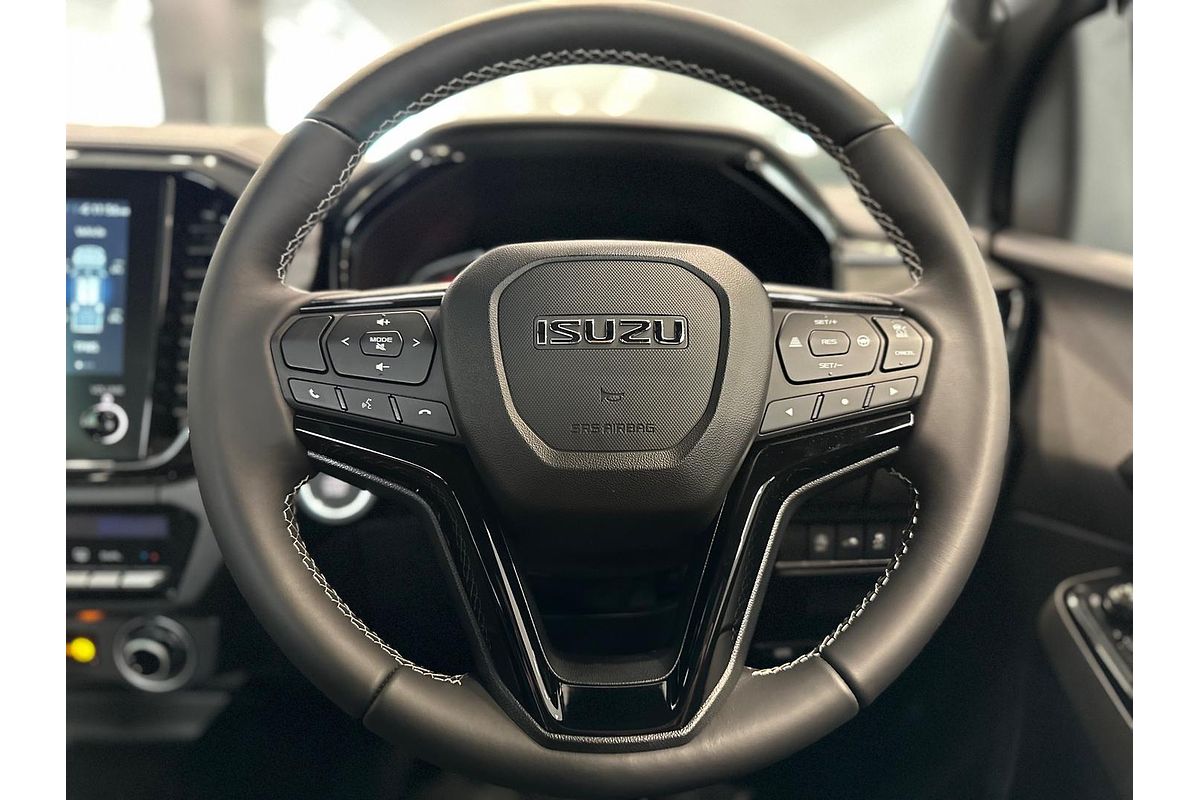 2025 Isuzu D-MAX BLADE 4X4