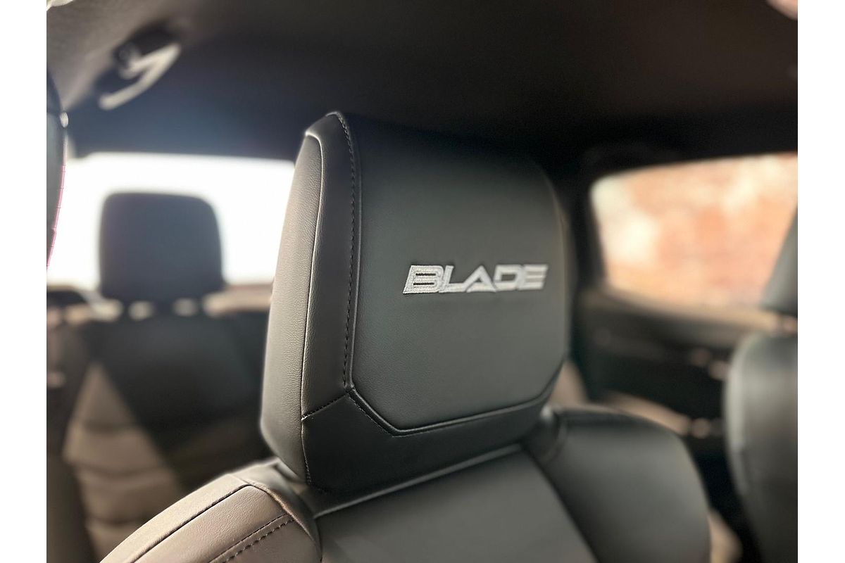 2025 Isuzu D-MAX BLADE 4X4