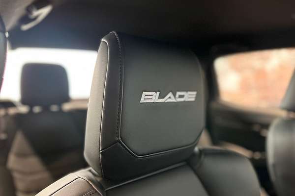 2025 Isuzu D-MAX BLADE 4X4