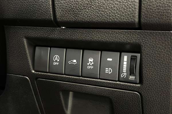 2025 Isuzu D-MAX BLADE 4X4