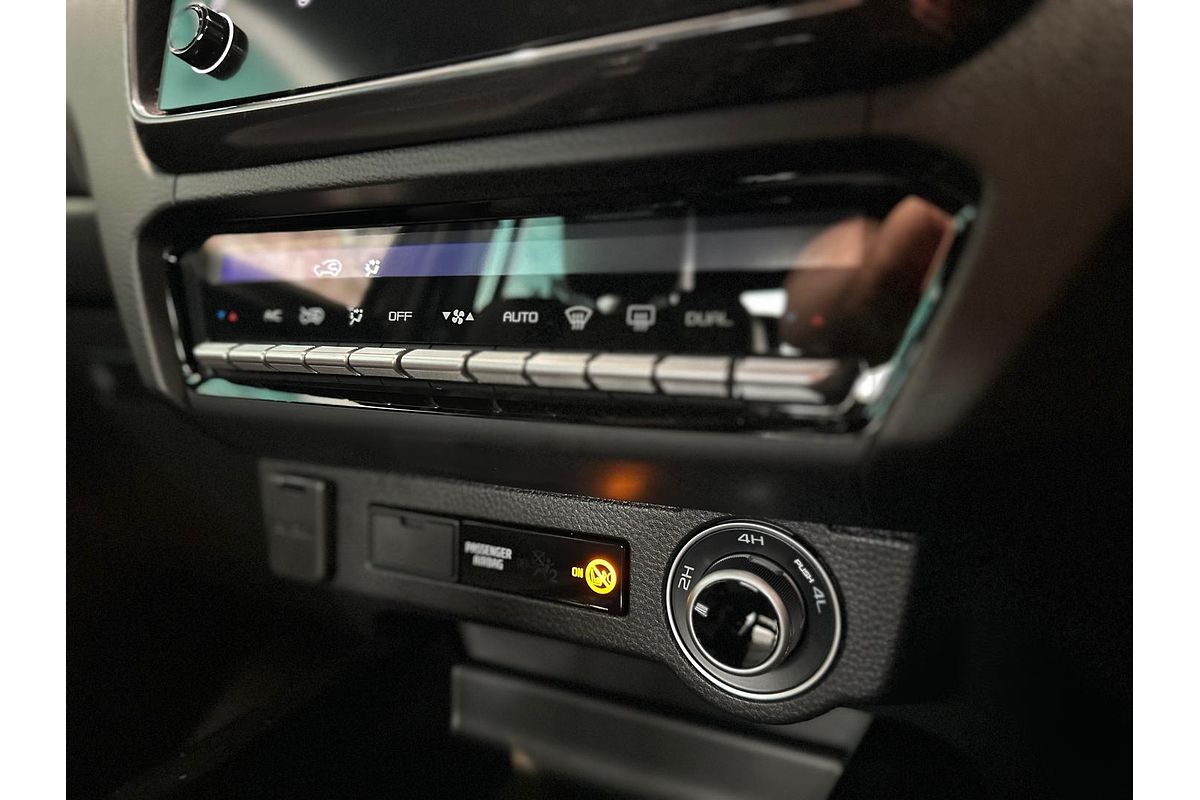 2025 Isuzu D-MAX BLADE 4X4