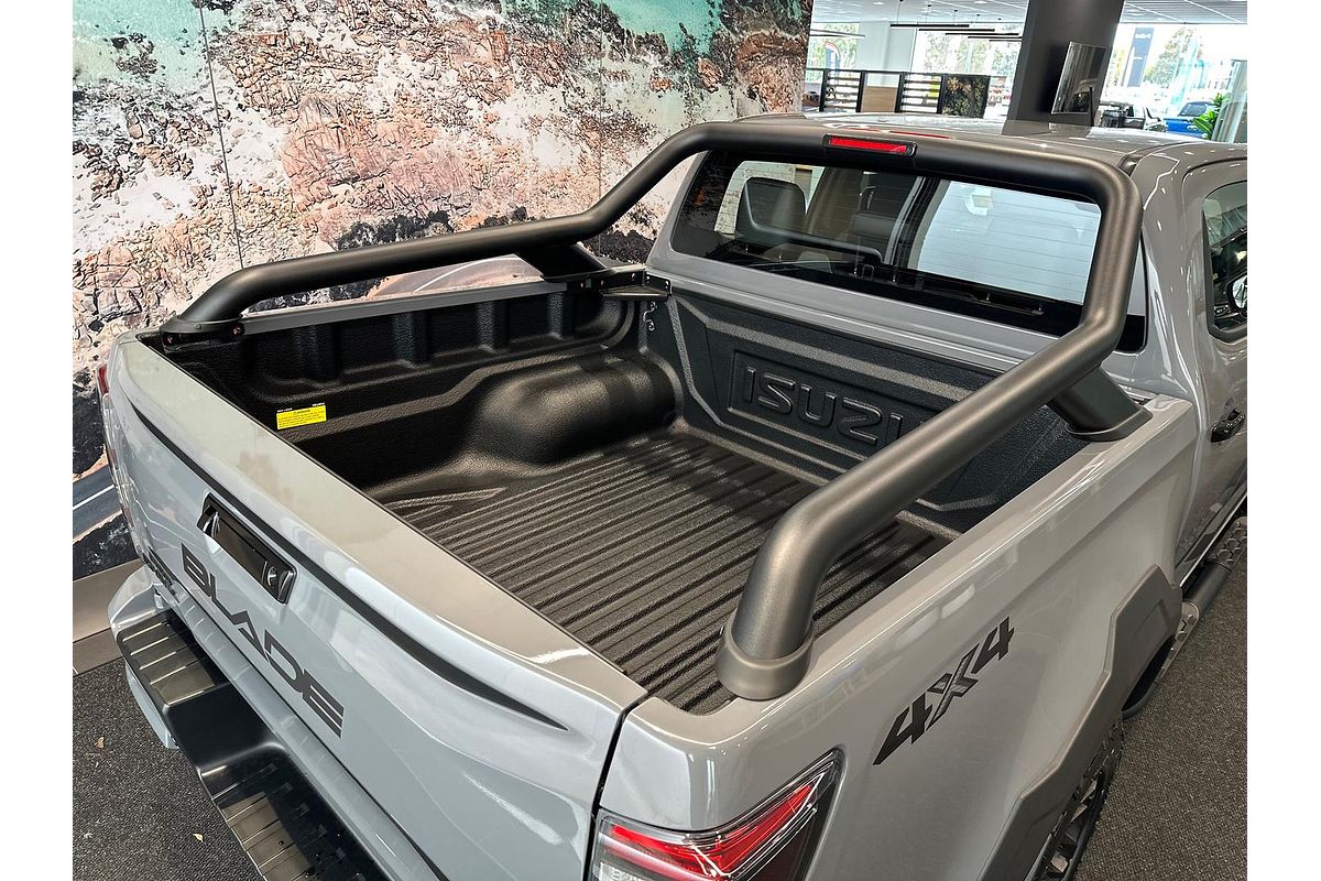 2025 Isuzu D-MAX BLADE 4X4