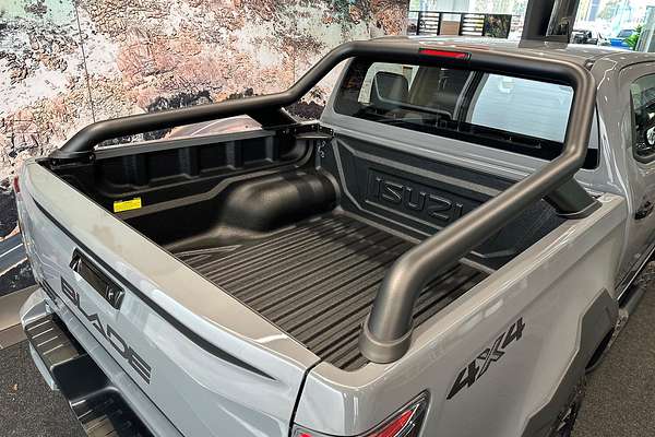 2025 Isuzu D-MAX BLADE 4X4