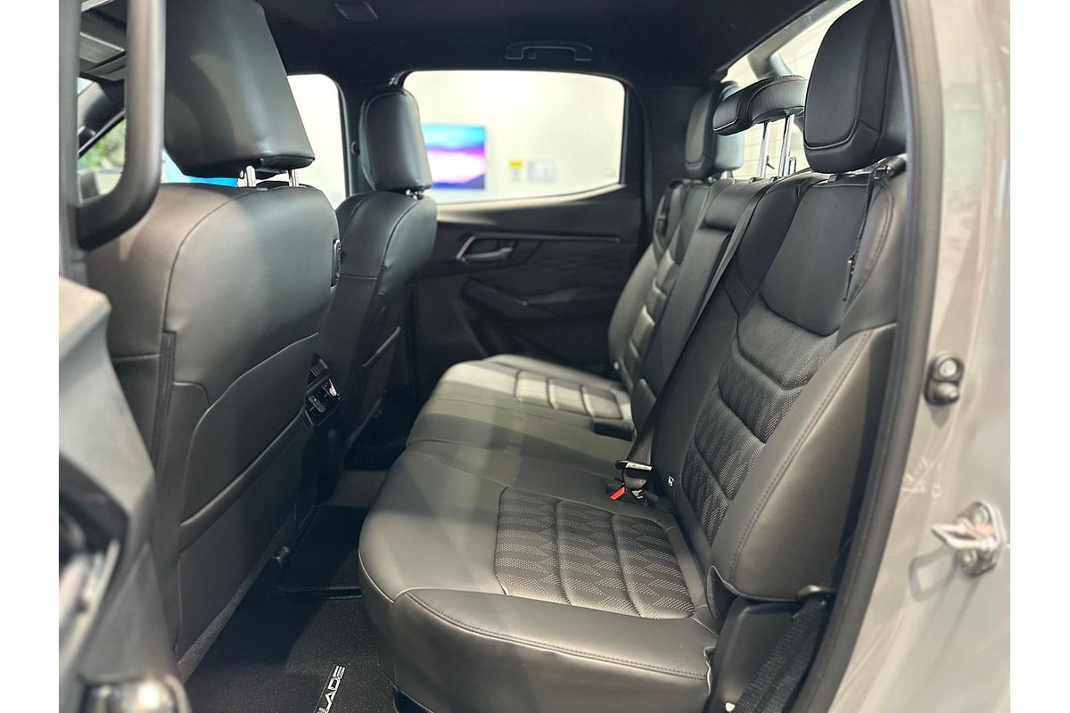 2025 Isuzu D-MAX BLADE 4X4