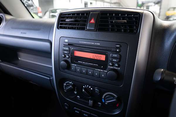 2016 Suzuki Jimny Sierra SN413 T6