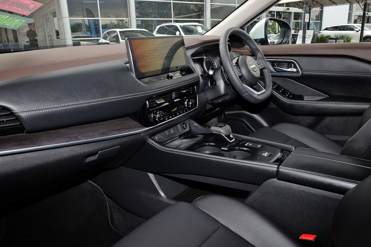 2025 Nissan X-TRAIL ST-L T33