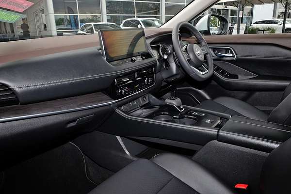 2025 Nissan X-TRAIL ST-L T33