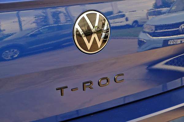 2025 Volkswagen T-Roc 140TSI R-Line D11