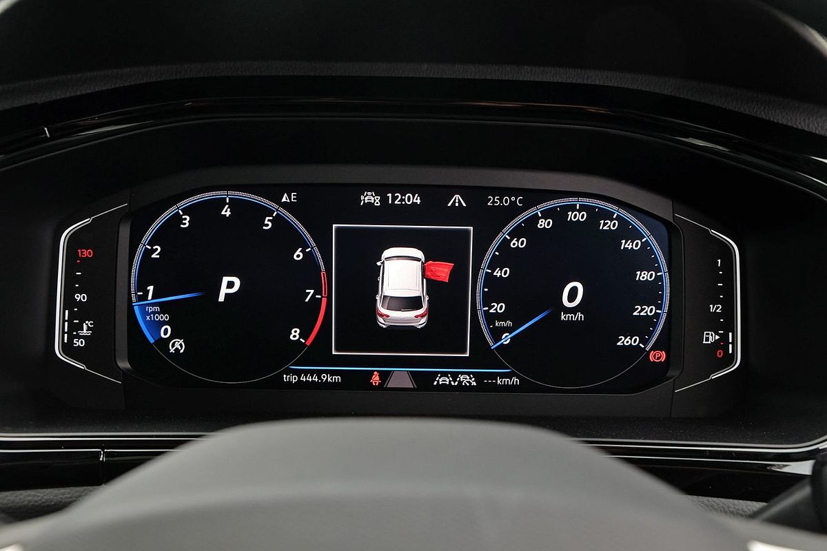 2025 Volkswagen T-Roc 140TSI R-Line D11