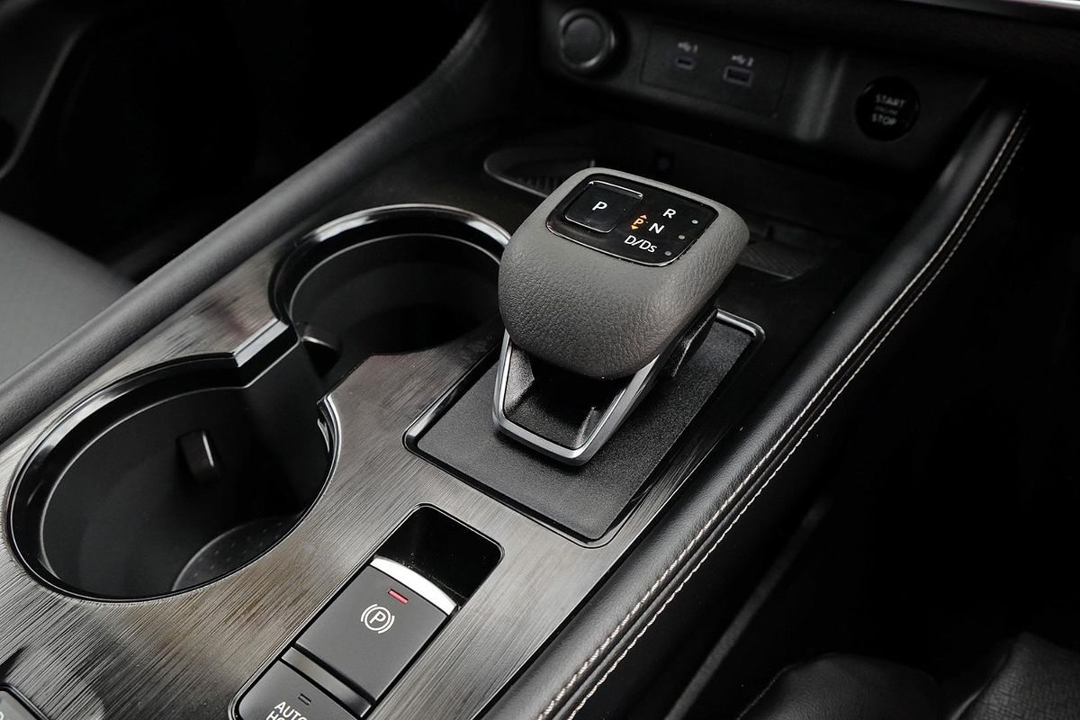 2025 Nissan X-TRAIL ST-L T33