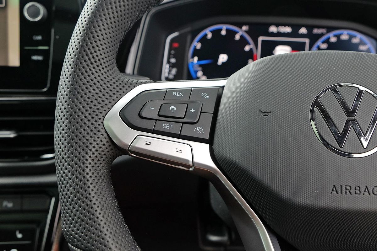 2025 Volkswagen T-Roc 140TSI R-Line D11