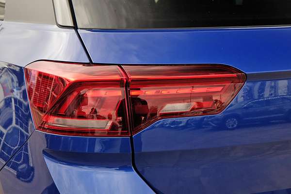 2025 Volkswagen T-Roc 140TSI R-Line D11