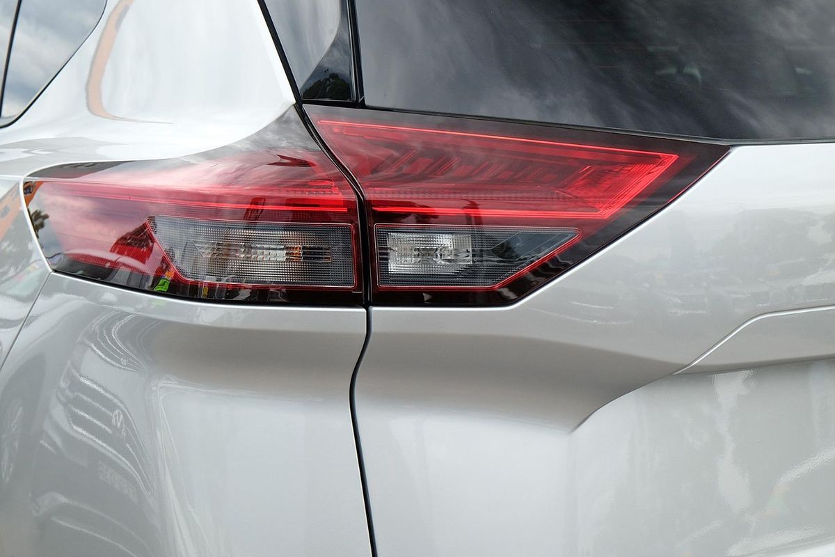 2025 Nissan X-TRAIL ST-L T33