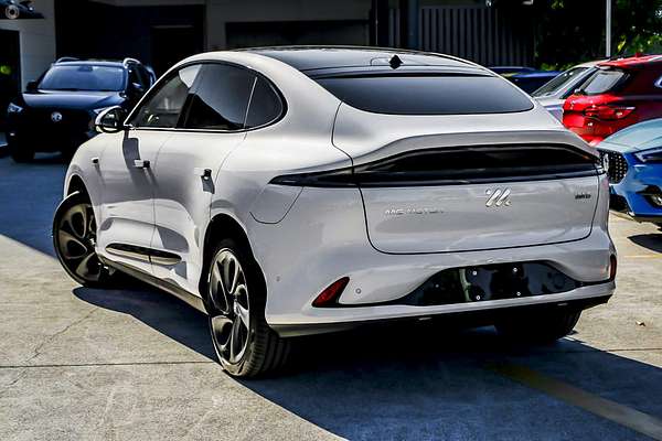 2025 MG IM6 Performance S12L