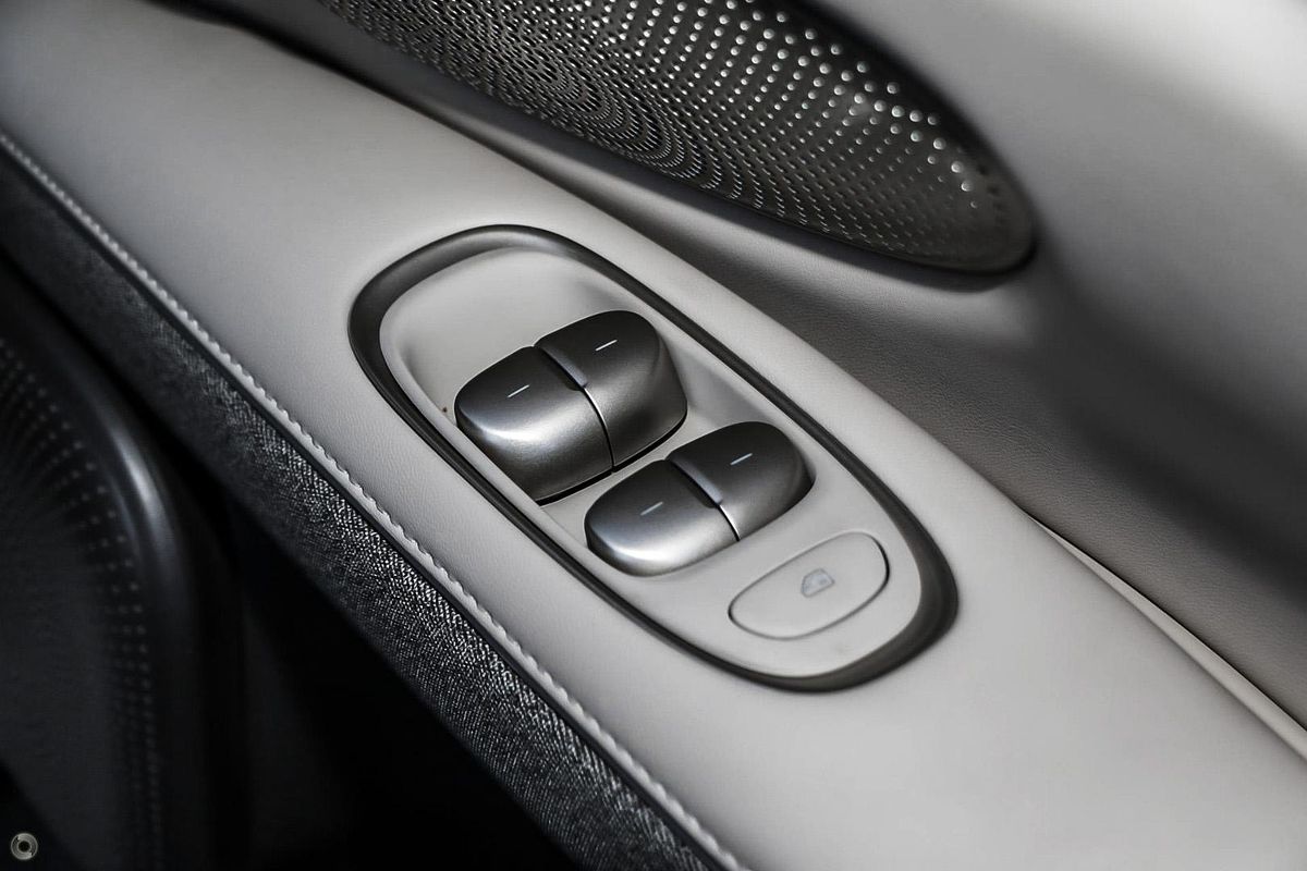 2025 MG IM6 Performance S12L