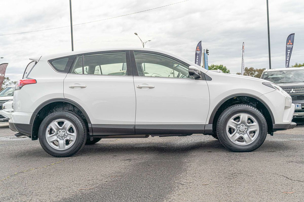 2016 Toyota RAV4 GX ZSA42R