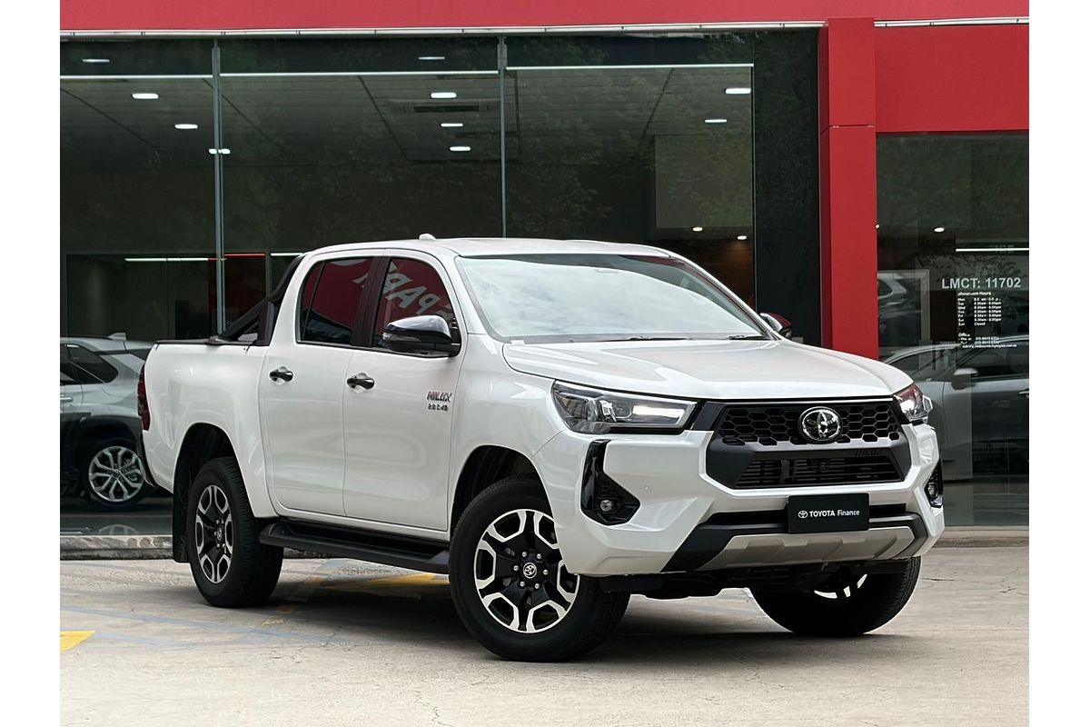 2024 Toyota Hilux SR5 GUN126R