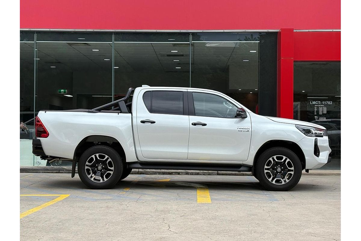 2024 Toyota Hilux SR5 GUN126R