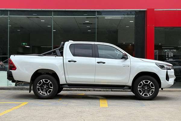 2024 Toyota Hilux SR5 GUN126R