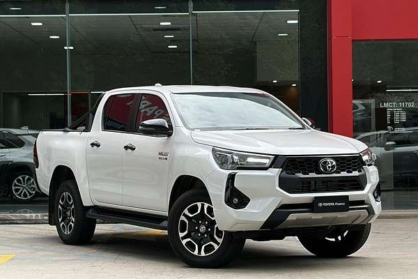 2024 Toyota Hilux SR5 GUN126R
